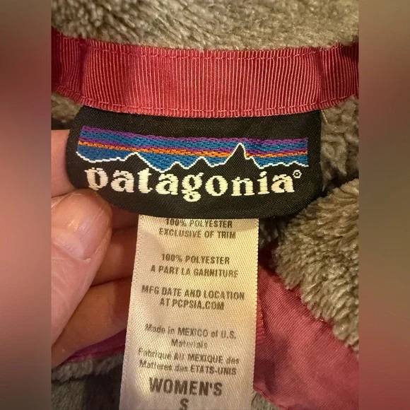 Patagonia Ladies’ S Fleece Jacket in  Lt. Gray and Pink (note flaws) 2 for $30 - Picture 6 of 11